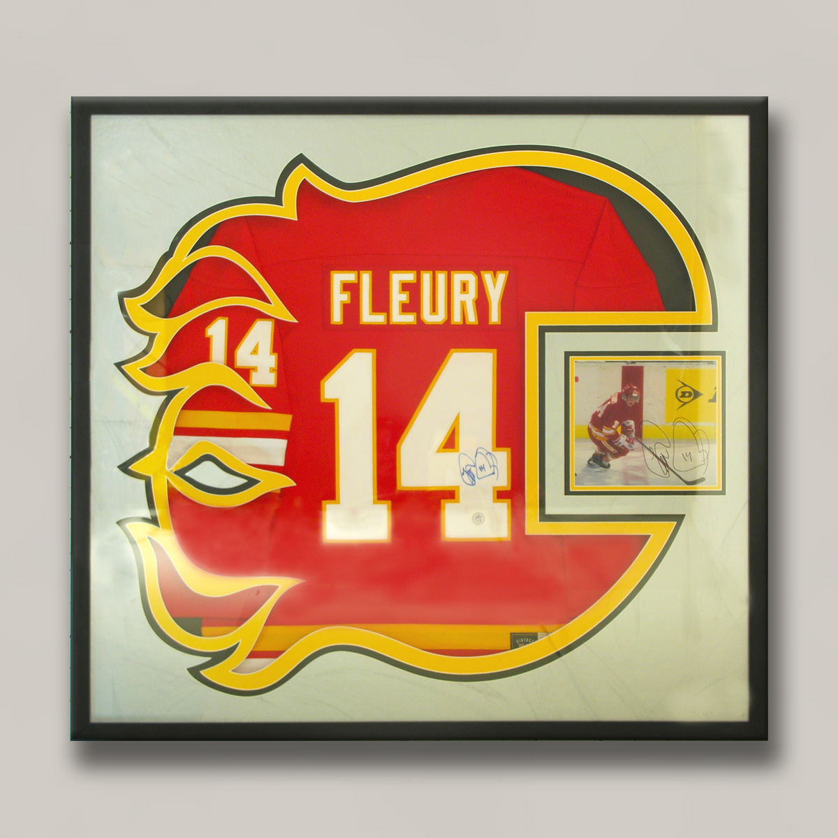 Flames Monahan Signed Jerseys